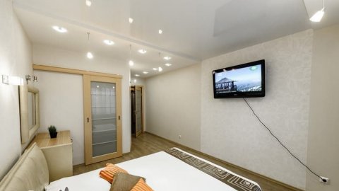 Квартира посуточно — Терешковой ул. 245/2, Оренбург