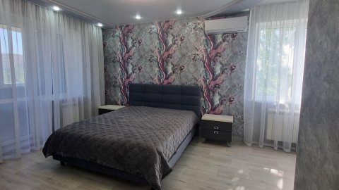 Квартира посуточно — Дружбы пр-т. 85, Волжский