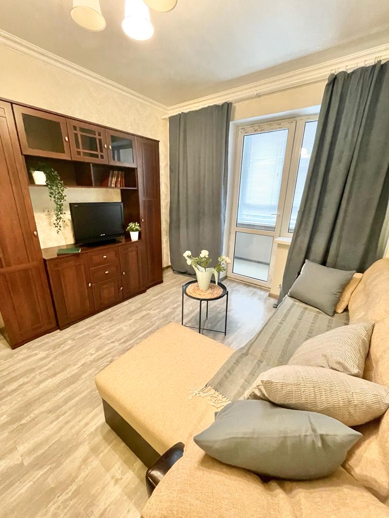 2-комнатная квартира,  Суворова ул. 23