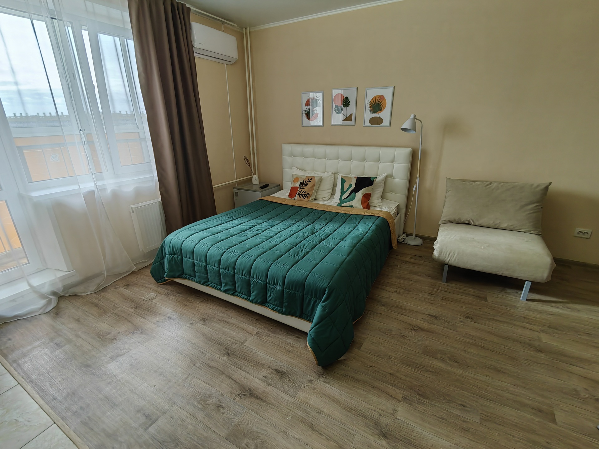 Студия, Университетская Набережная ул. 56