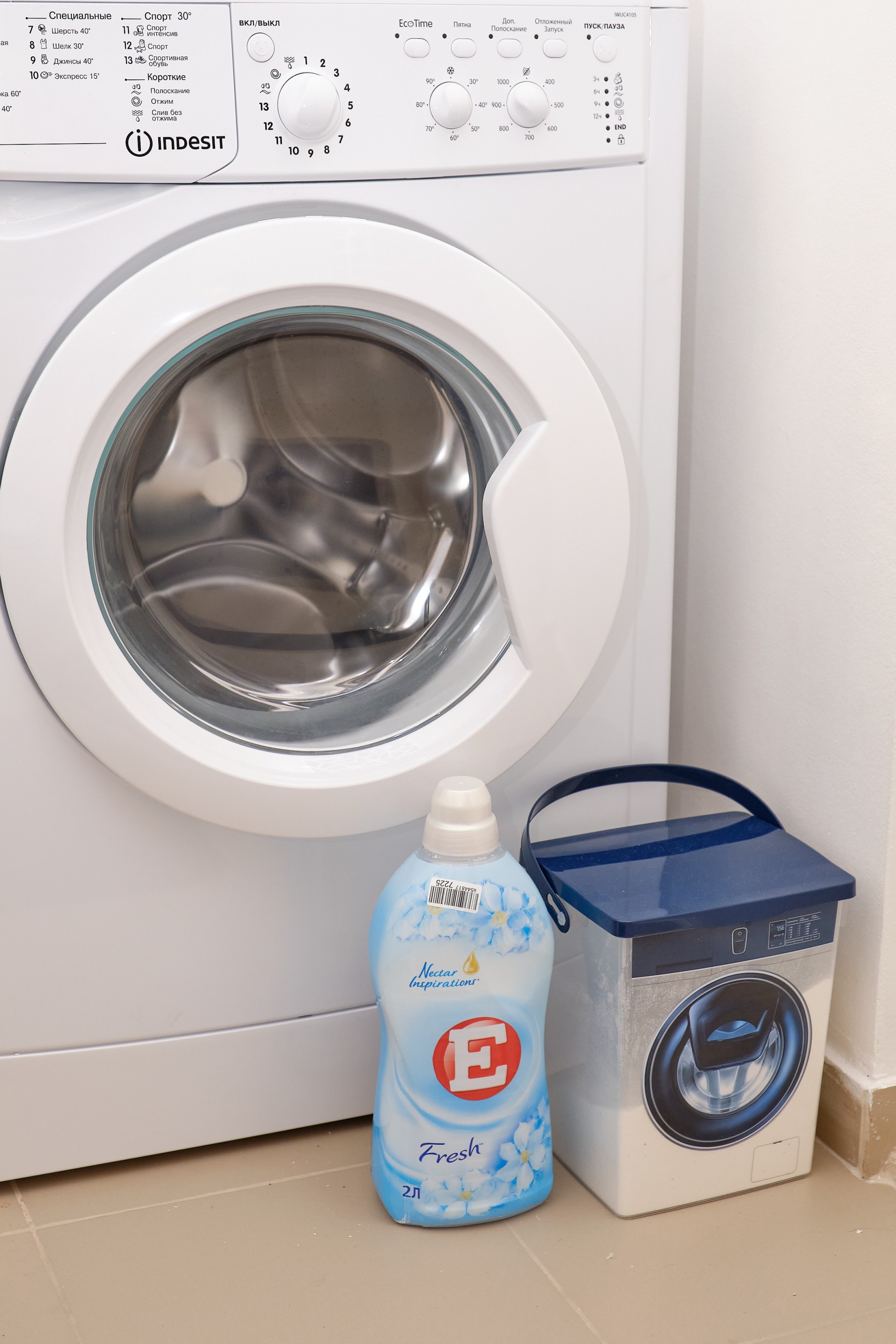 Студия, Крестинского ул. 35