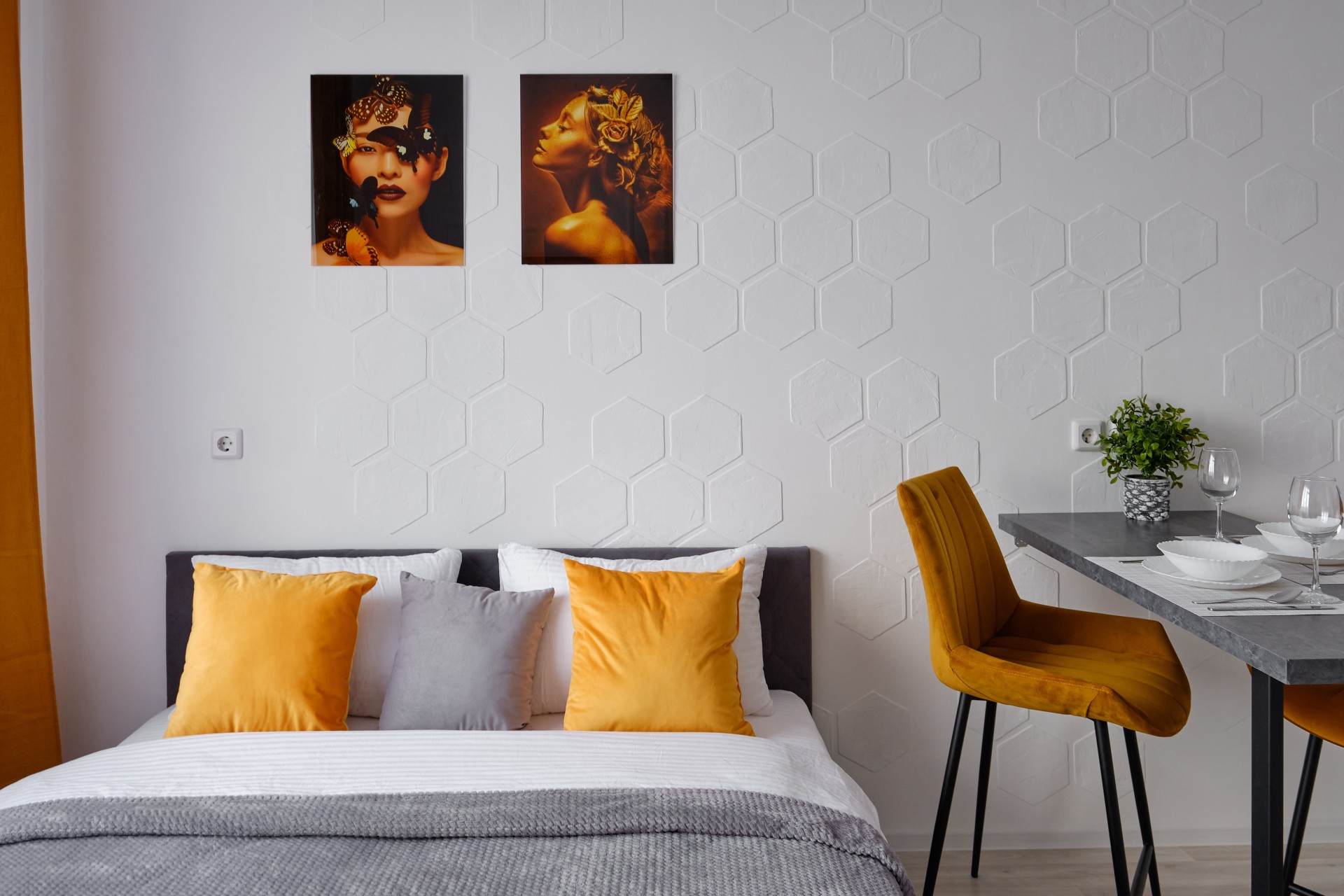 Студия, Крестинского ул. 35