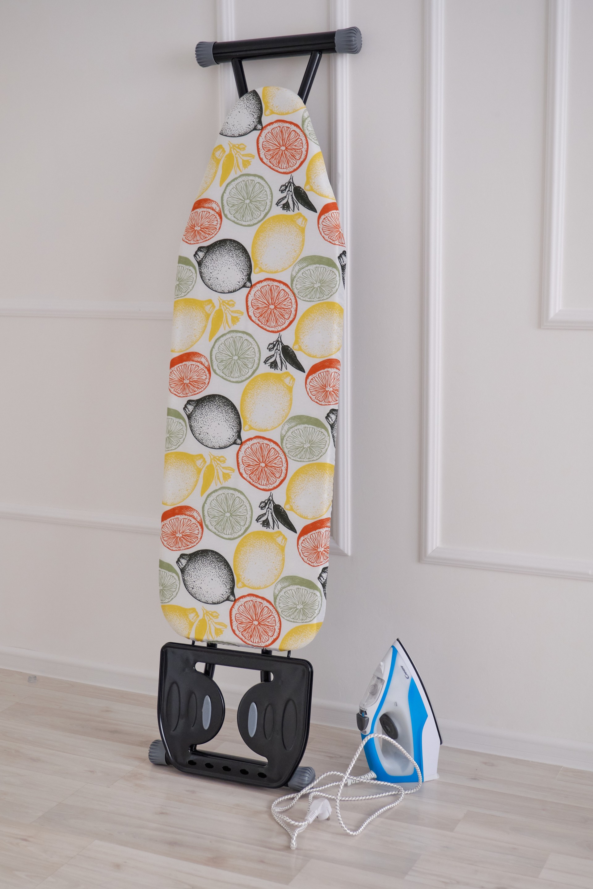 Студия, Крестинского ул. 35