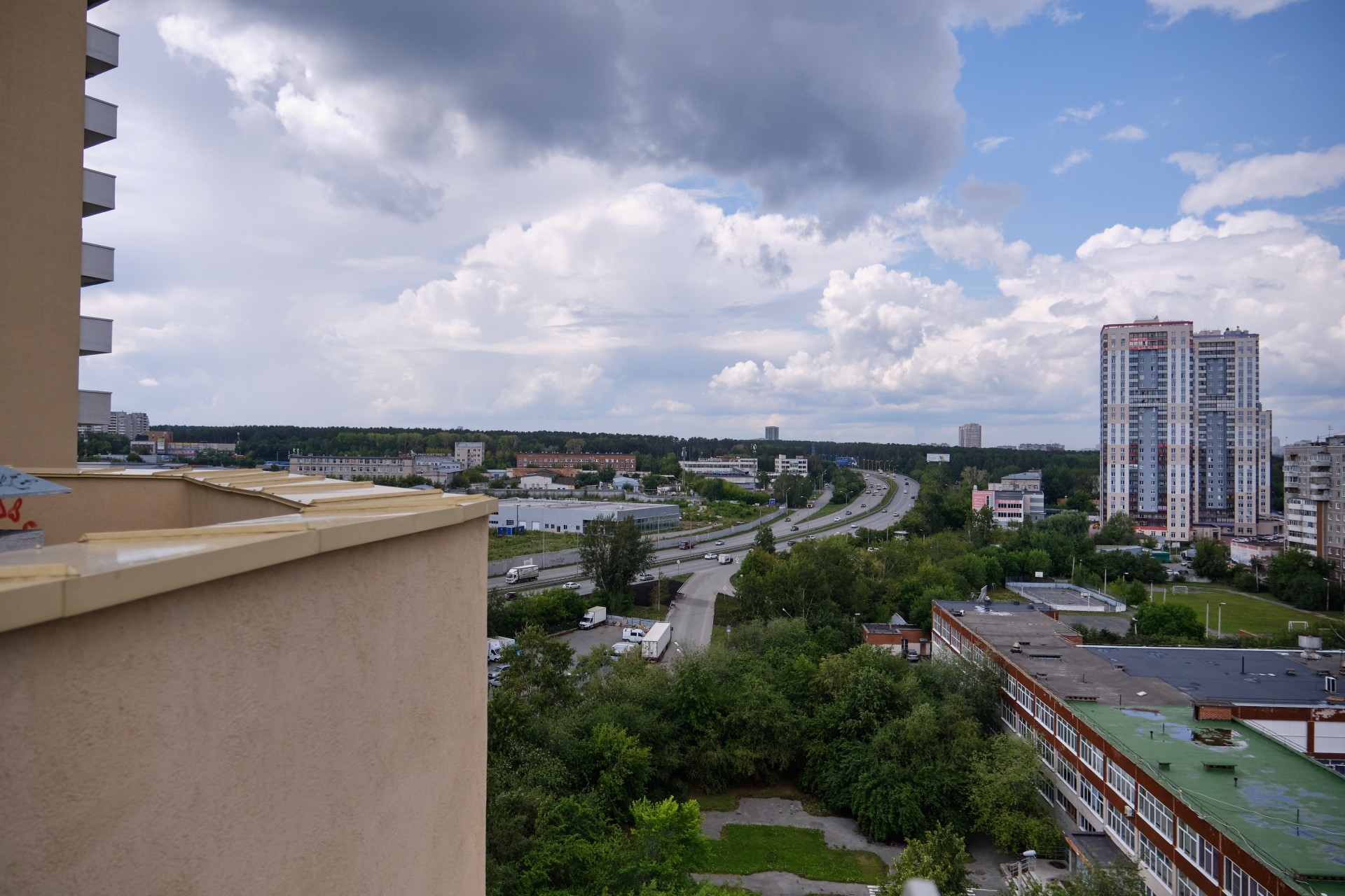 Студия, Крестинского ул. 35