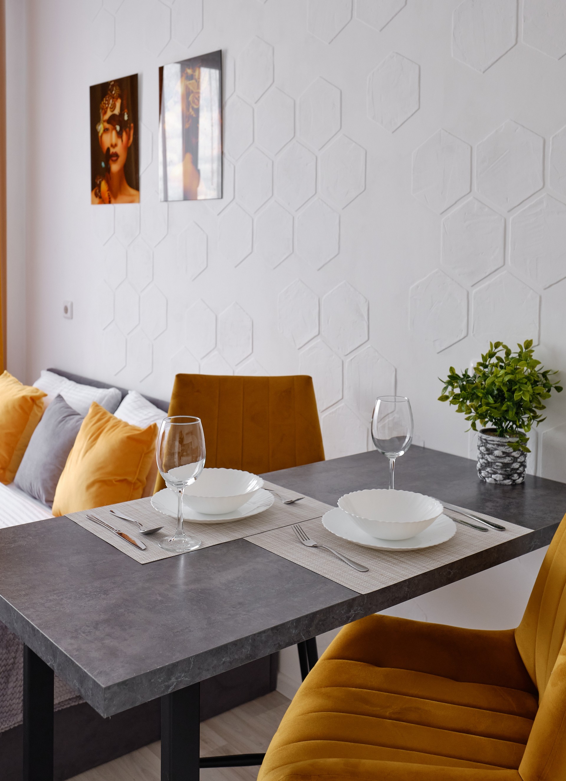 Студия, Крестинского ул. 35