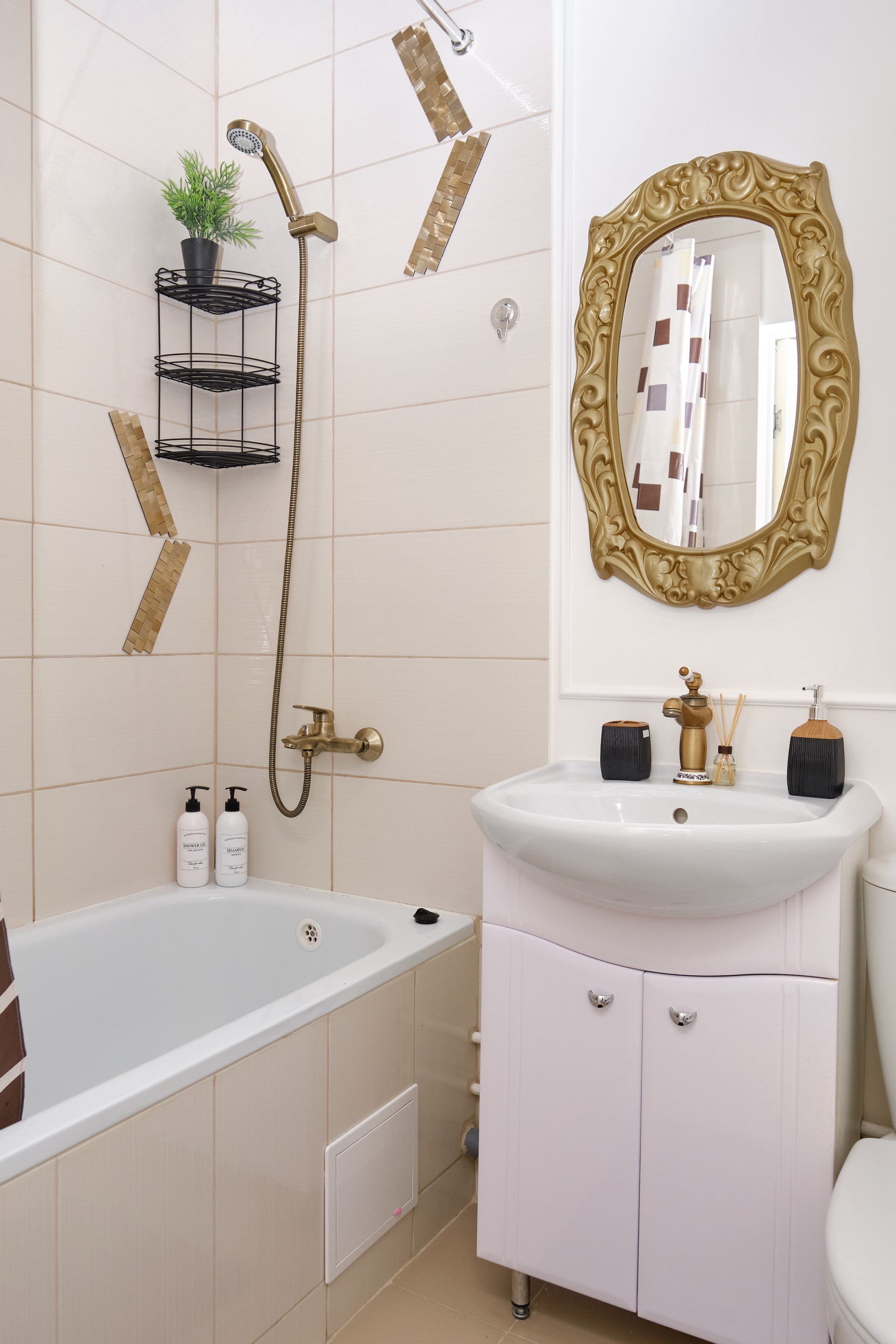 Студия, Крестинского ул. 35