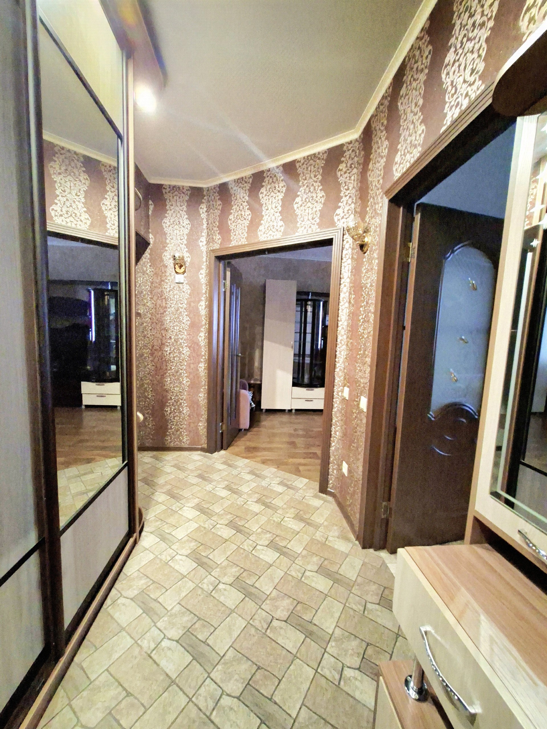 2-комнатная квартира,  Красный путь ул. 105К1