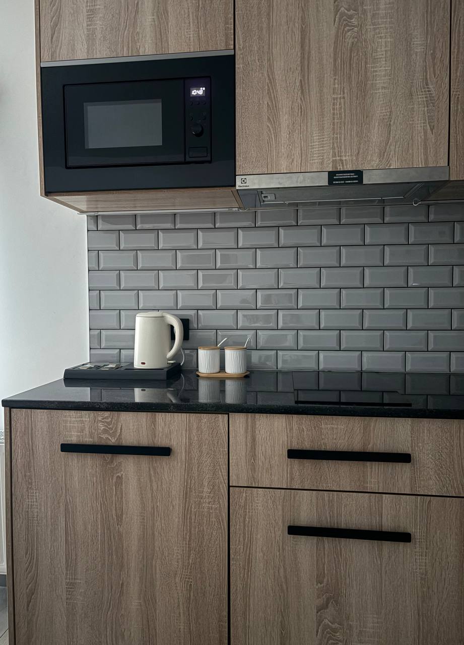 Студия, Херсонская ул. 43/12