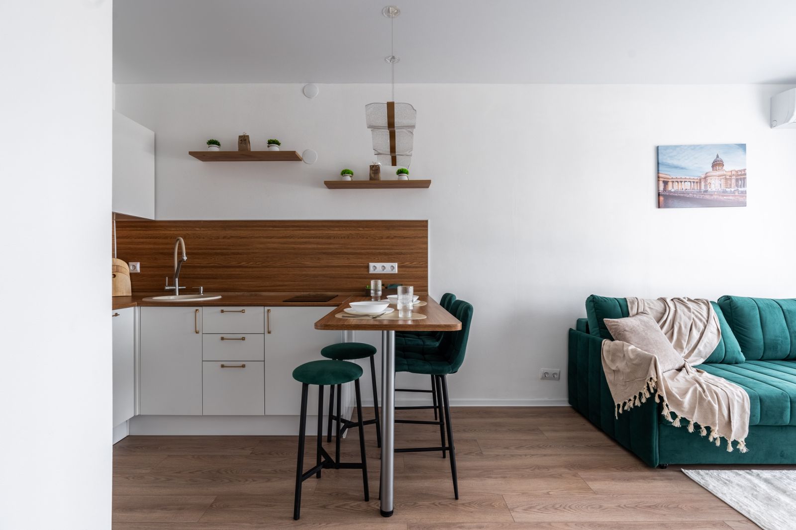 1-комнатная квартира,  Лиговский пр-т. 242