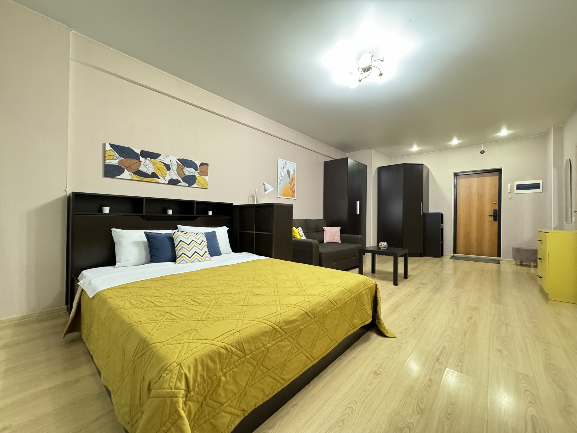 Студия, Советской Армии ул. 238А