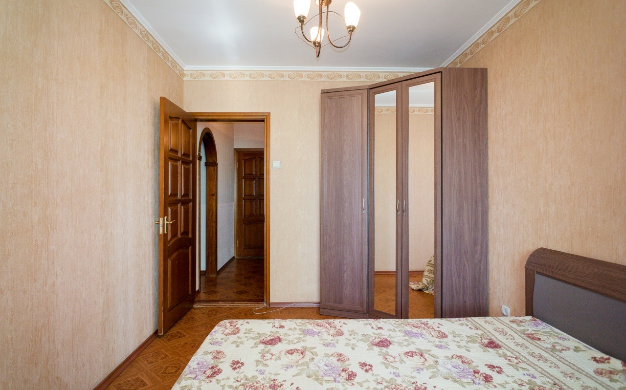 3-комнатная квартира,  Котельникова ул. 12