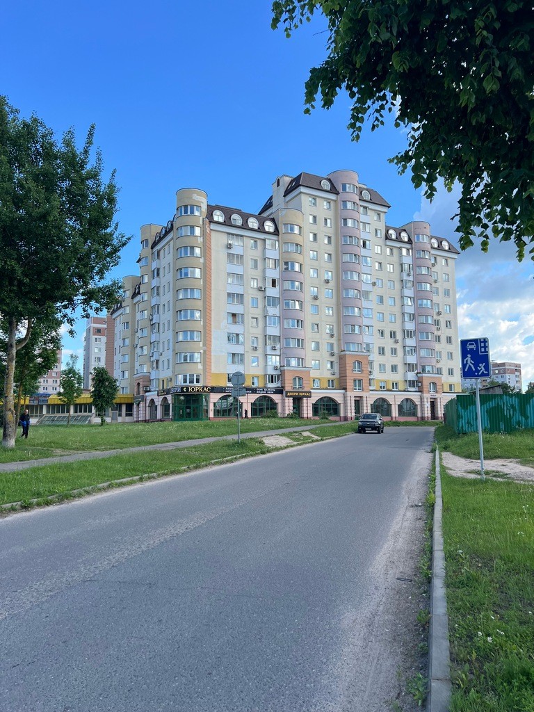 4-комнатная квартира, Строителей пр-т 5/2