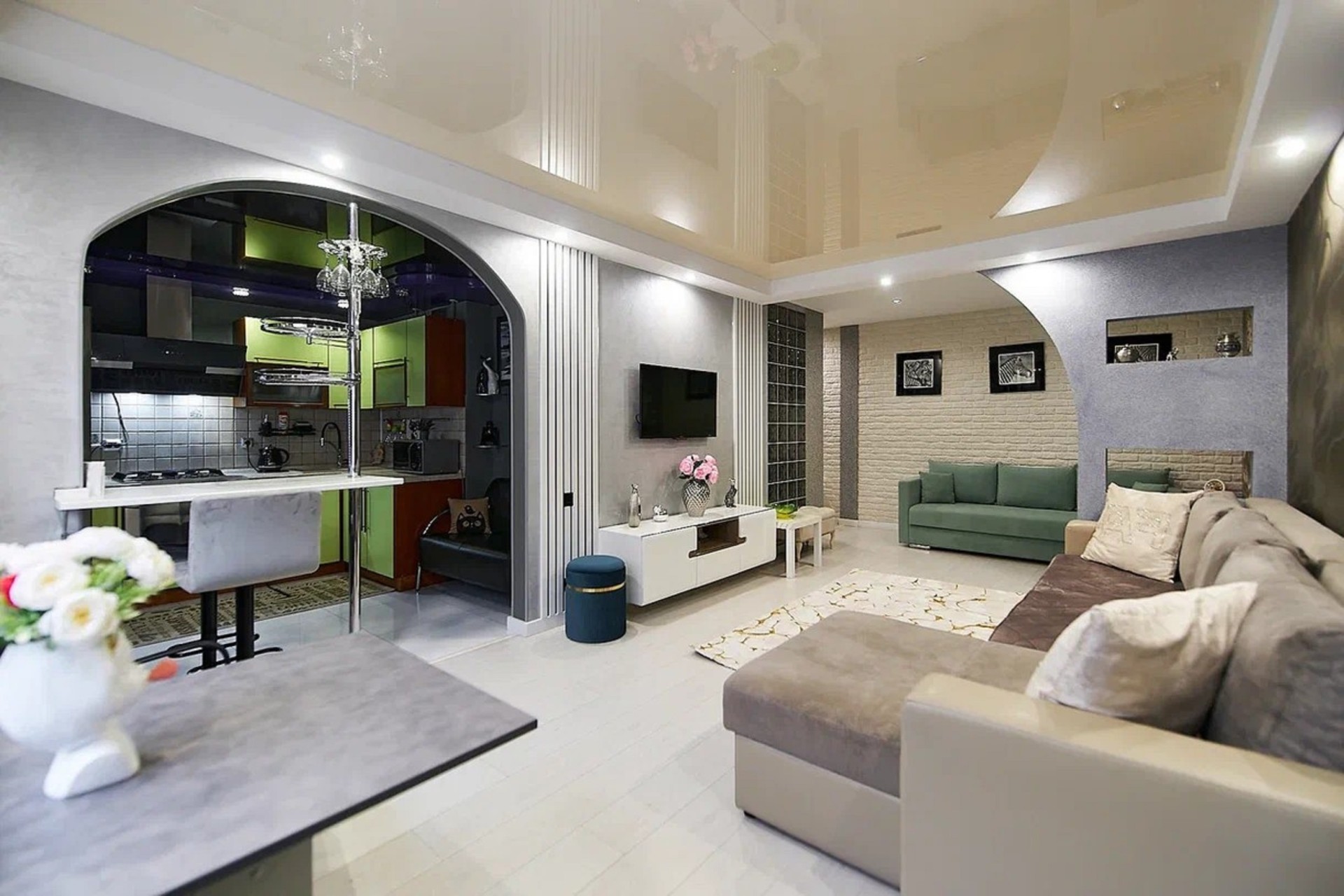 Студия, Богдановича Максима ул. 118