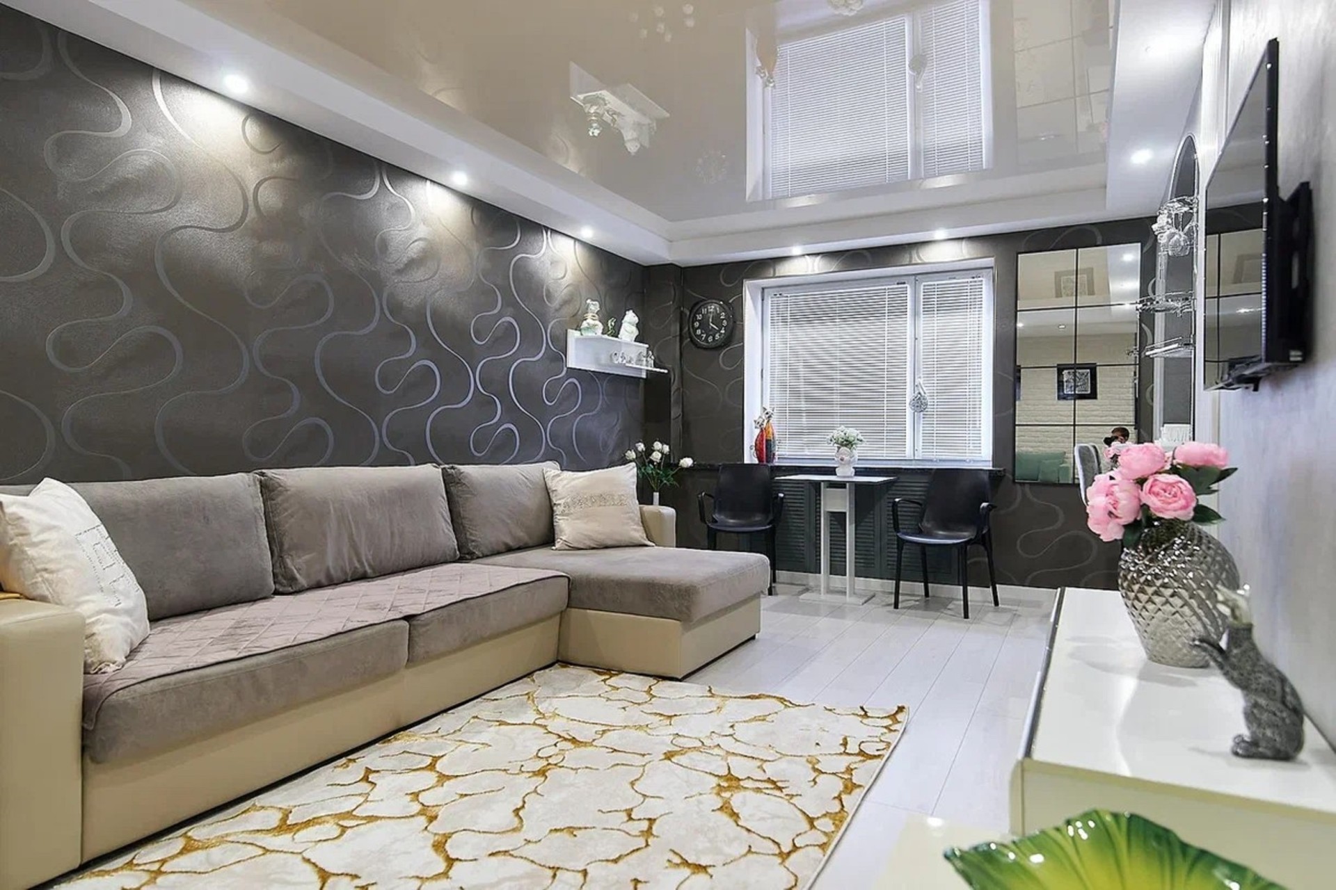 Студия, Богдановича Максима ул. 118