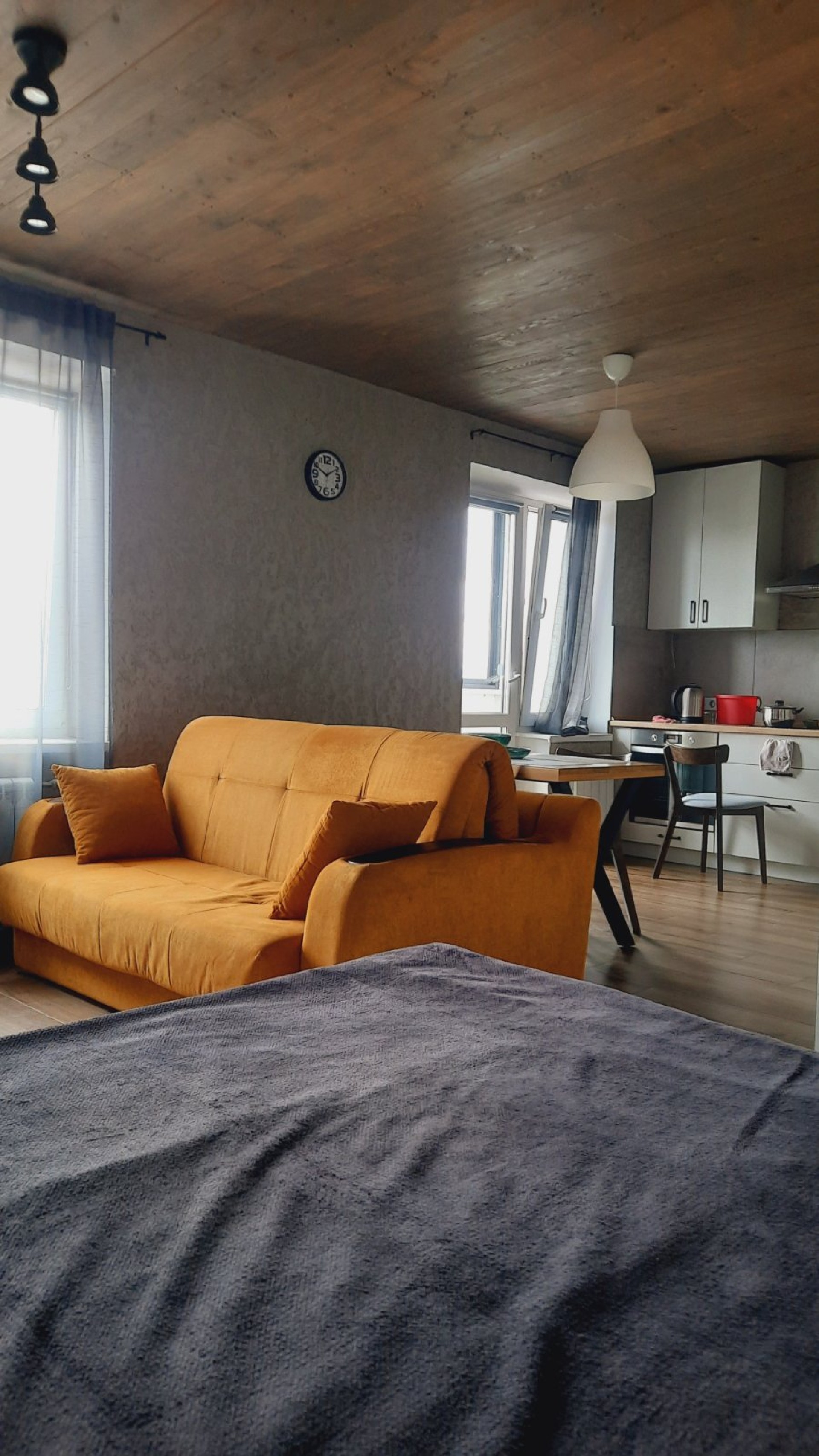 Студия, Московский пр-т 83