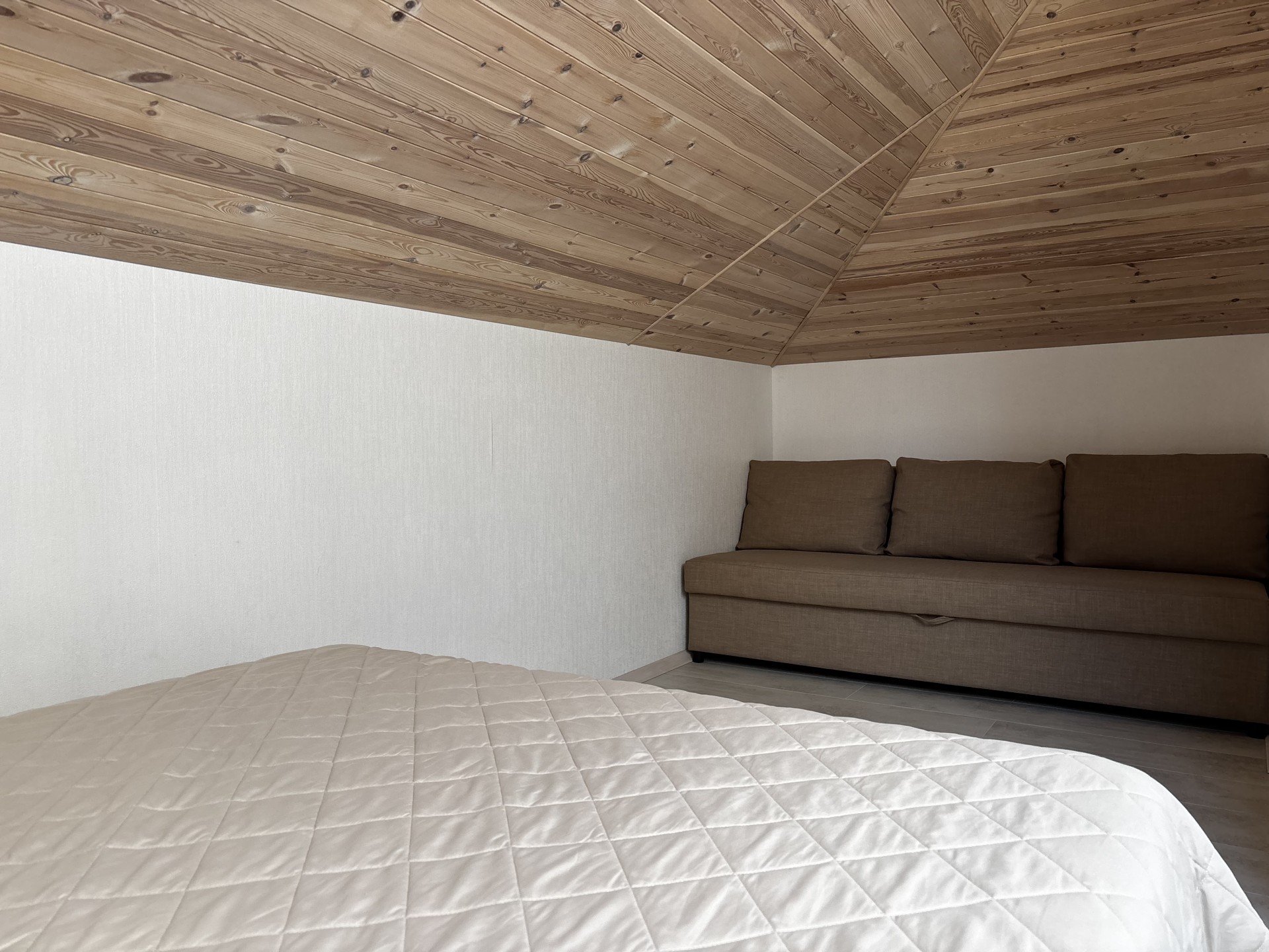 5-комнатная квартира, Ленинградская ул. 192А