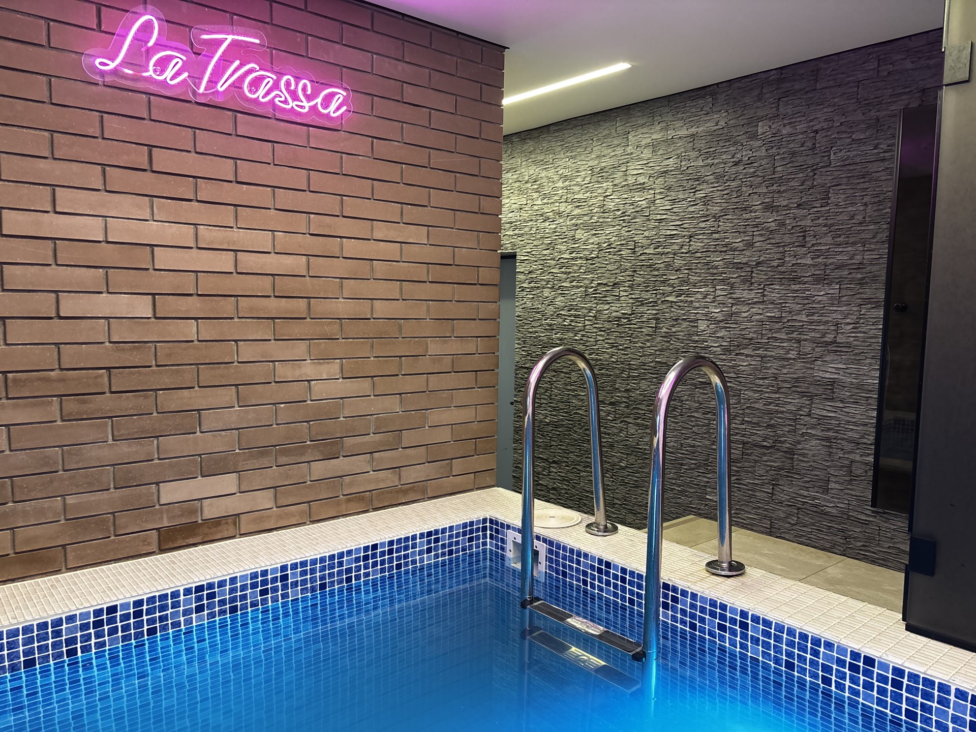 5-комнатная квартира, Ленинградская ул. 192А