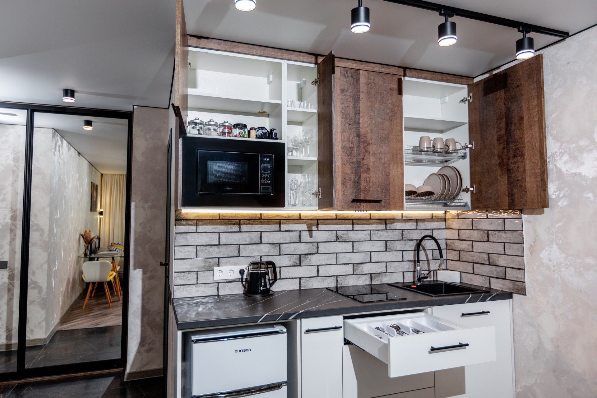 Студия, Разинская ул. 4