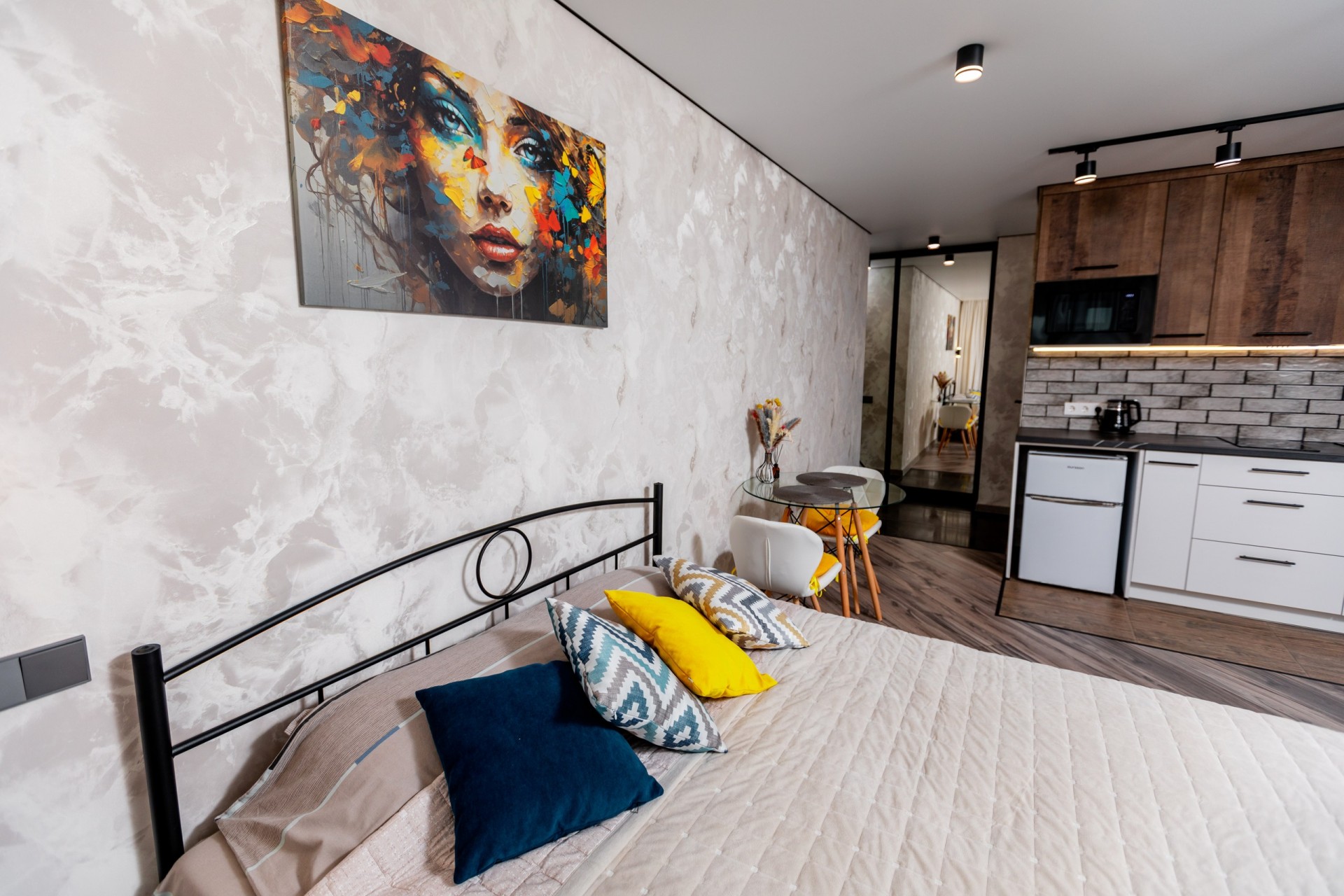 Студия, Разинская ул. 4