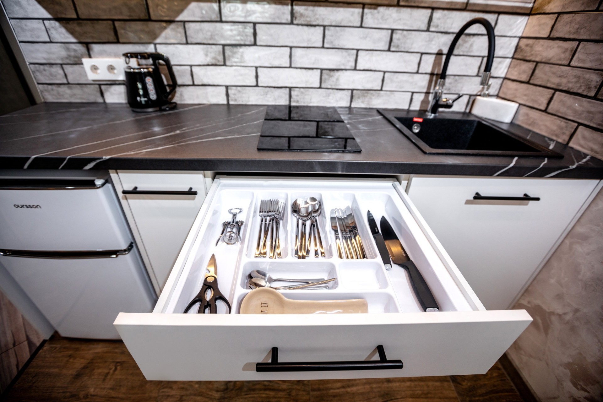 Студия, Разинская ул. 4