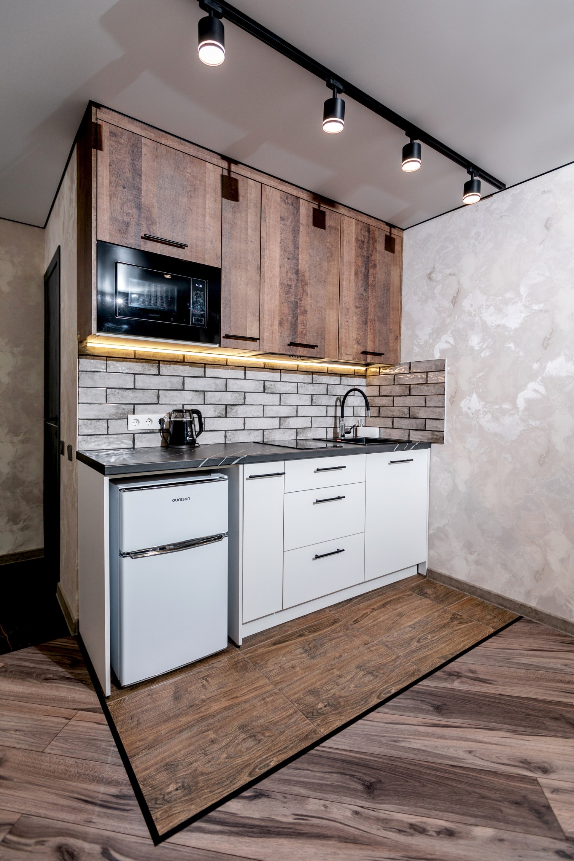 Студия, Разинская ул. 4