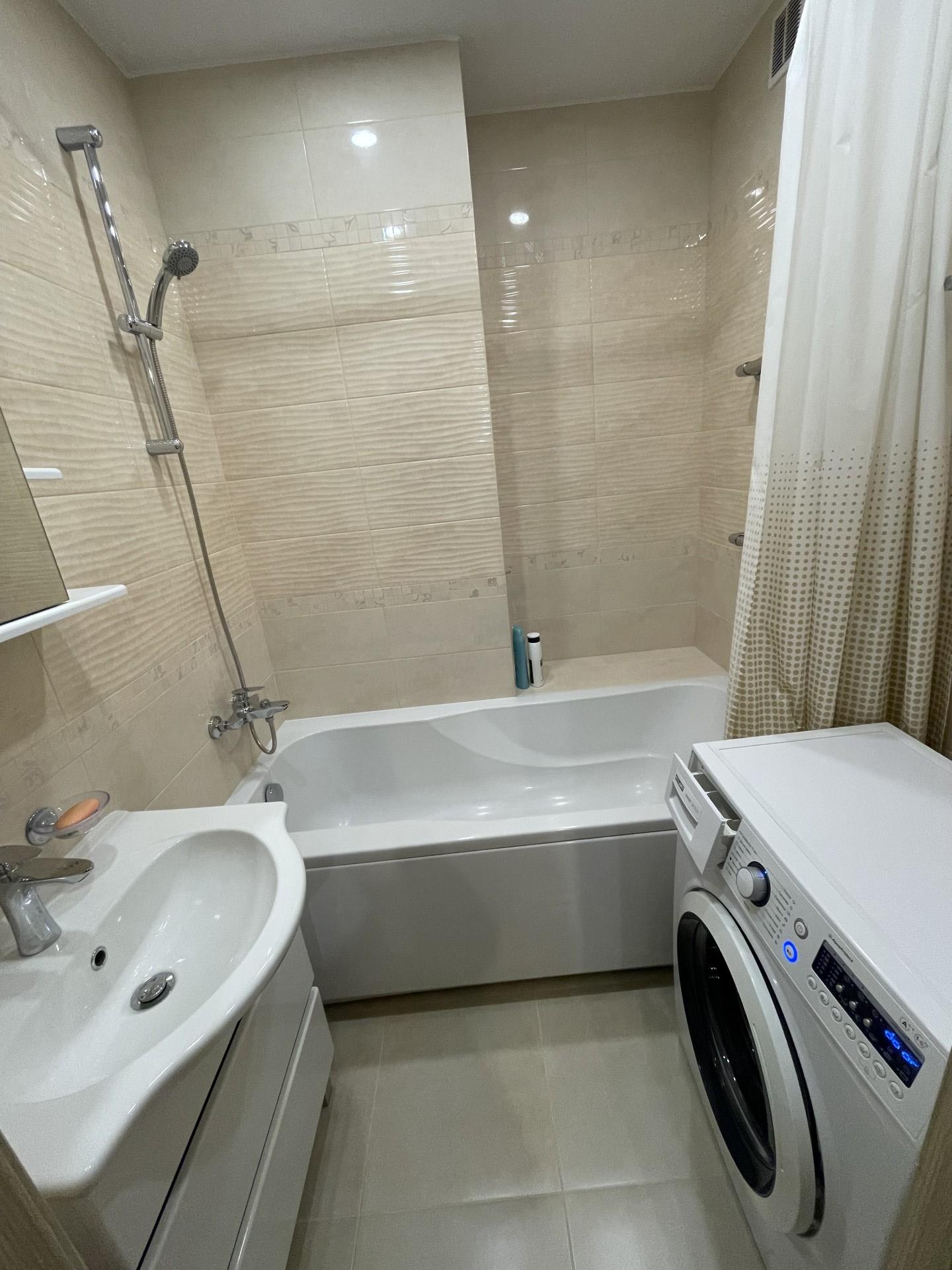 2-комнатная квартира, Строителей пр-т 24/1