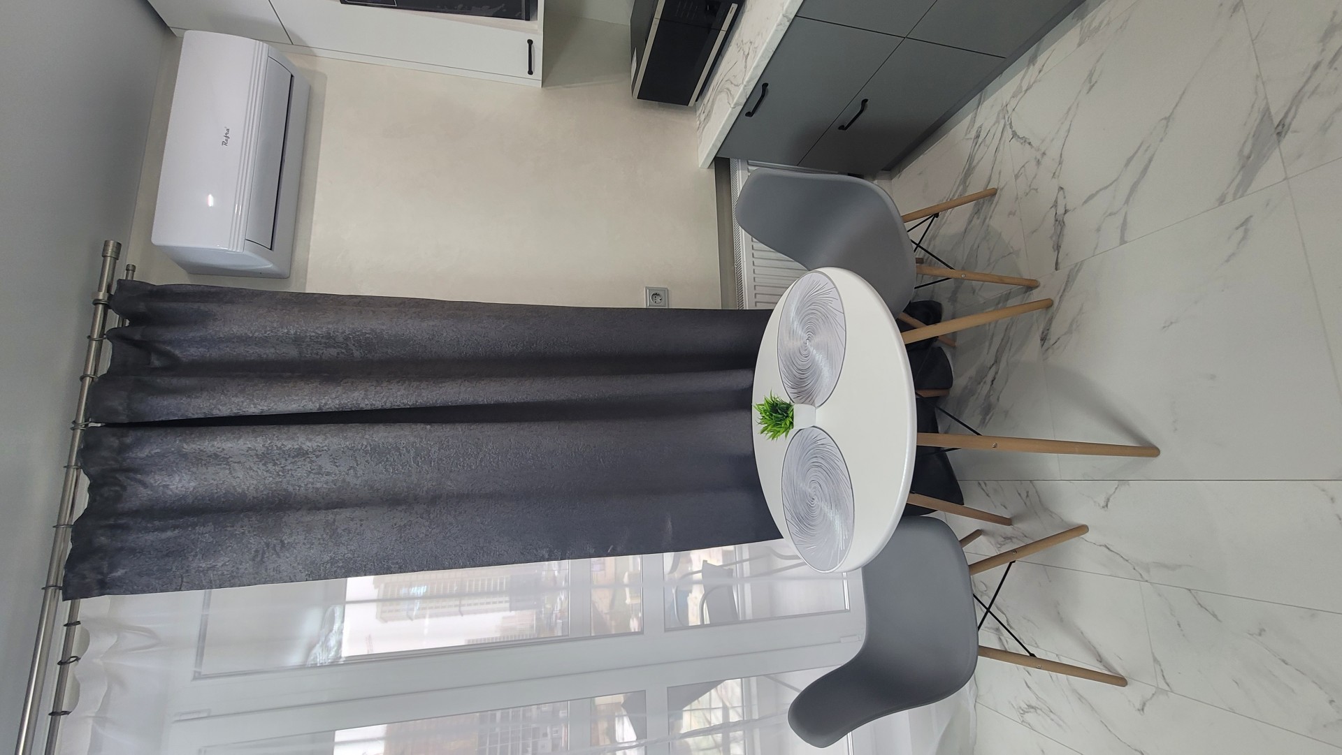 Студия, Братская ул. 9