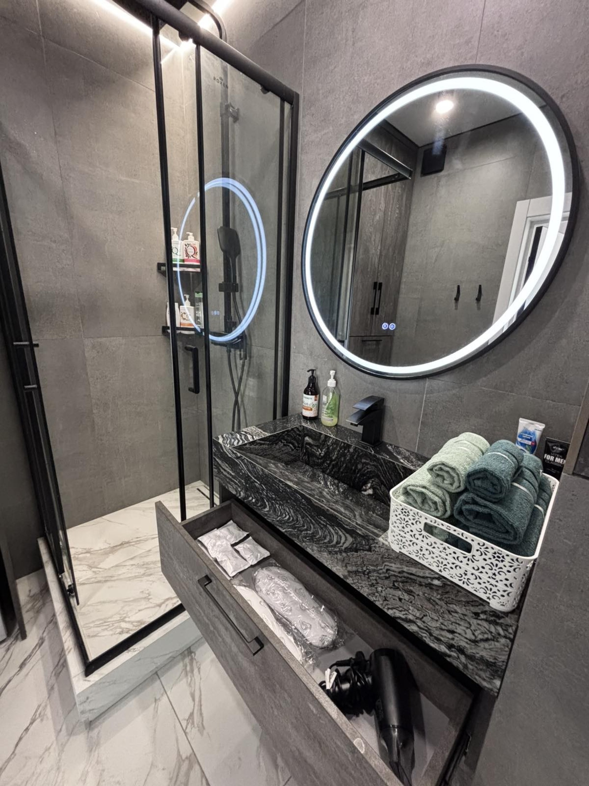 Студия, Щорса ул. 42