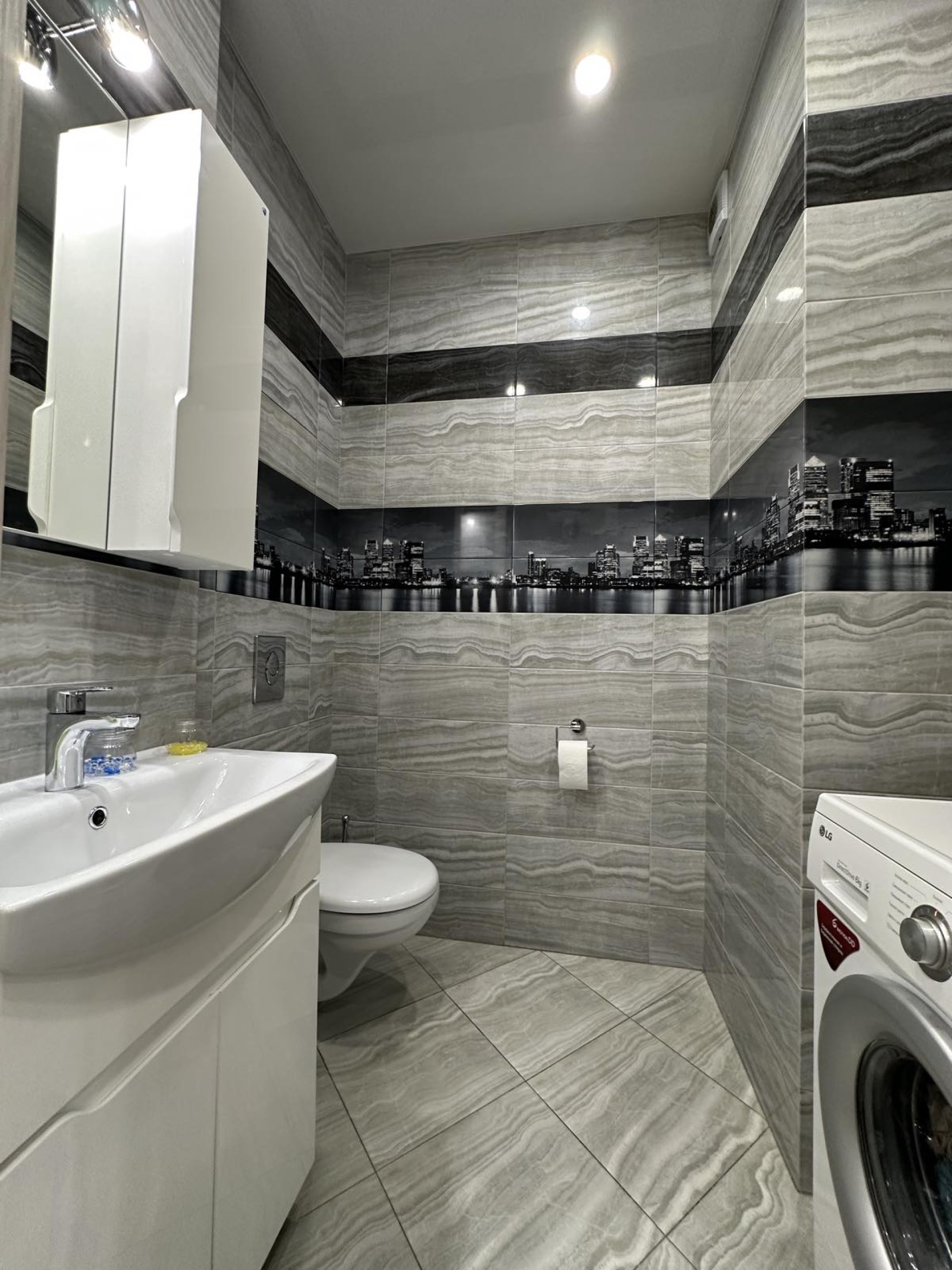 2-комнатная квартира, Дзержинского пр-т 15