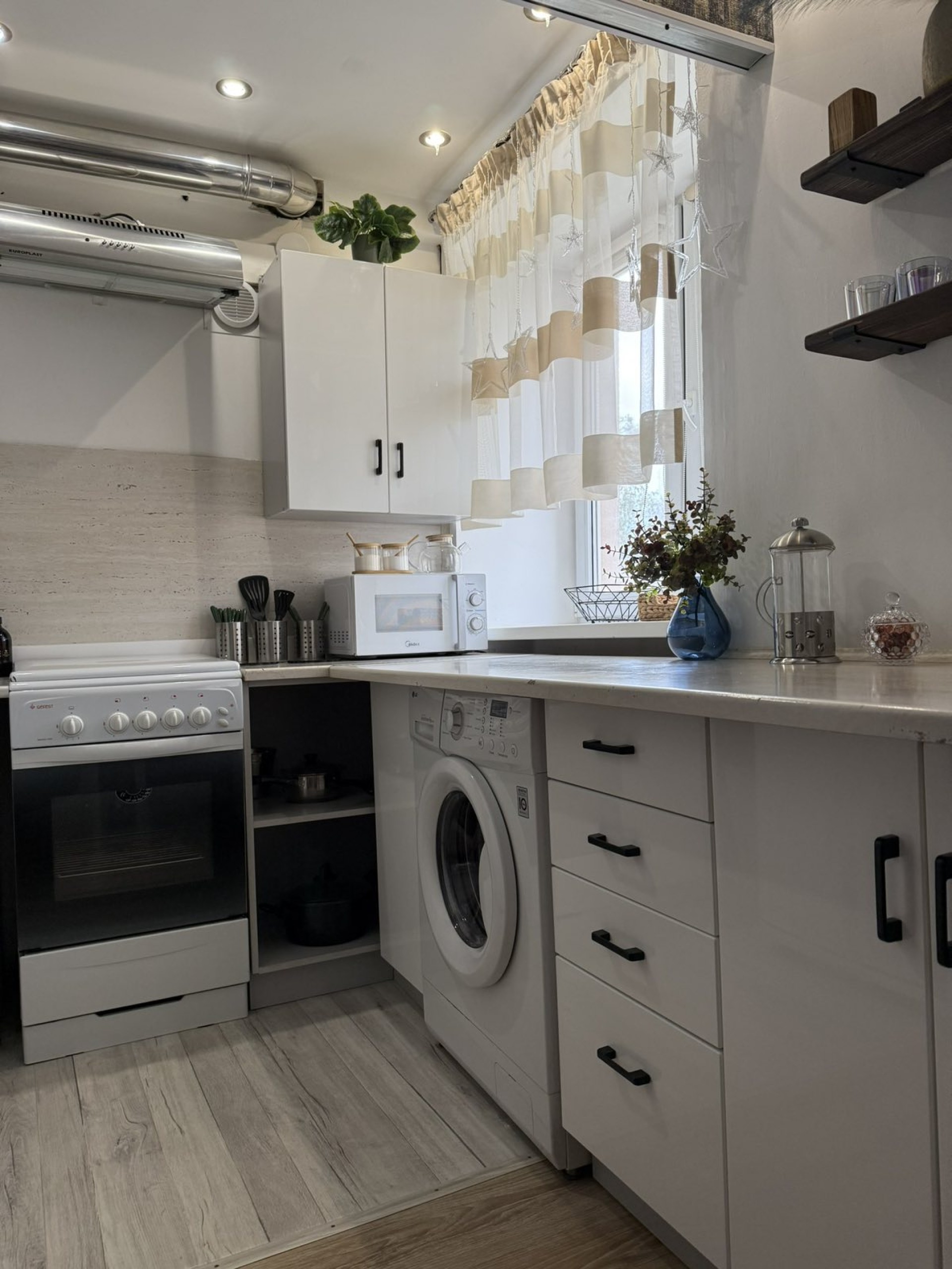 2-комнатная квартира, Космонавтов пр-т 6Б