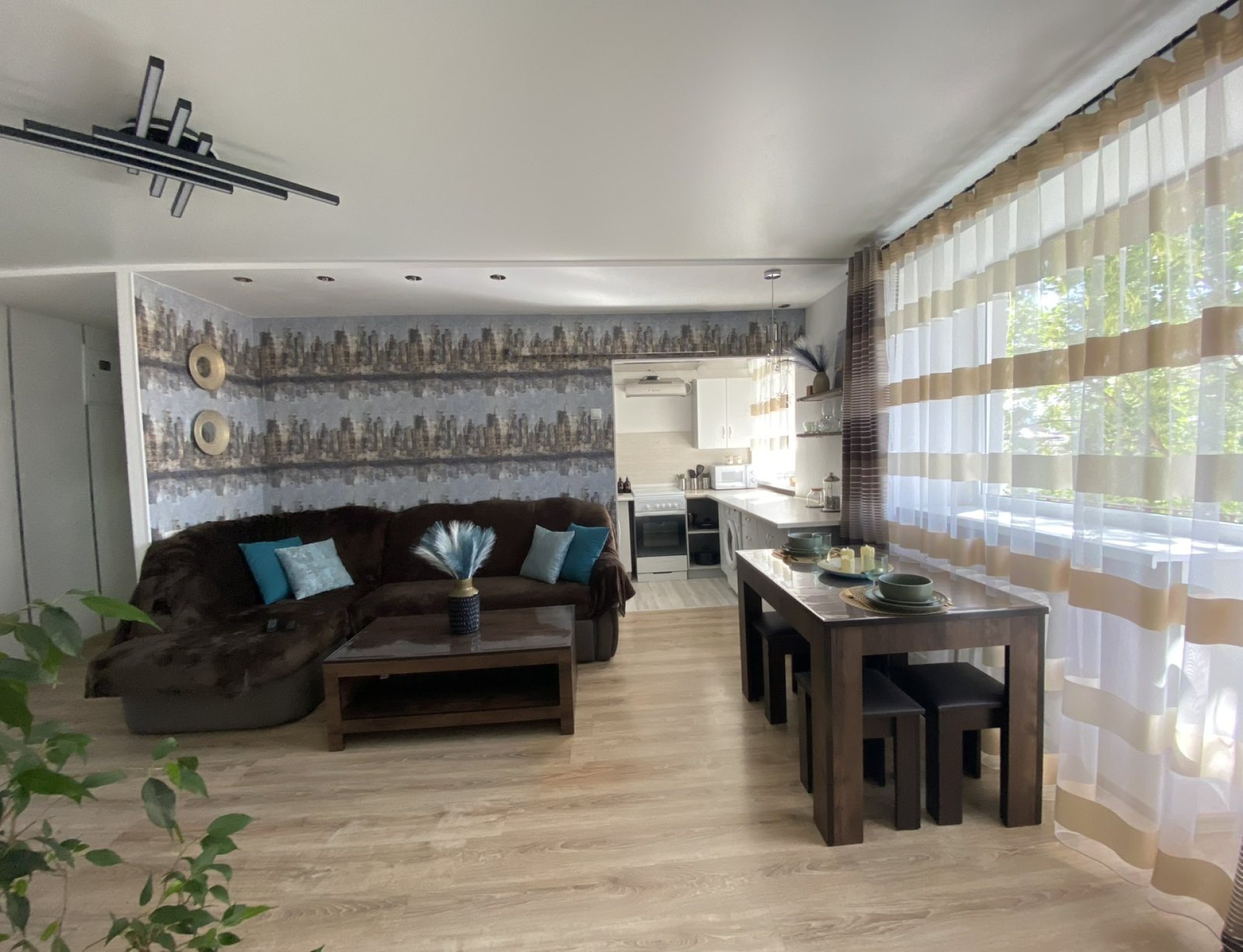 2-комнатная квартира, Космонавтов пр-т 6Б