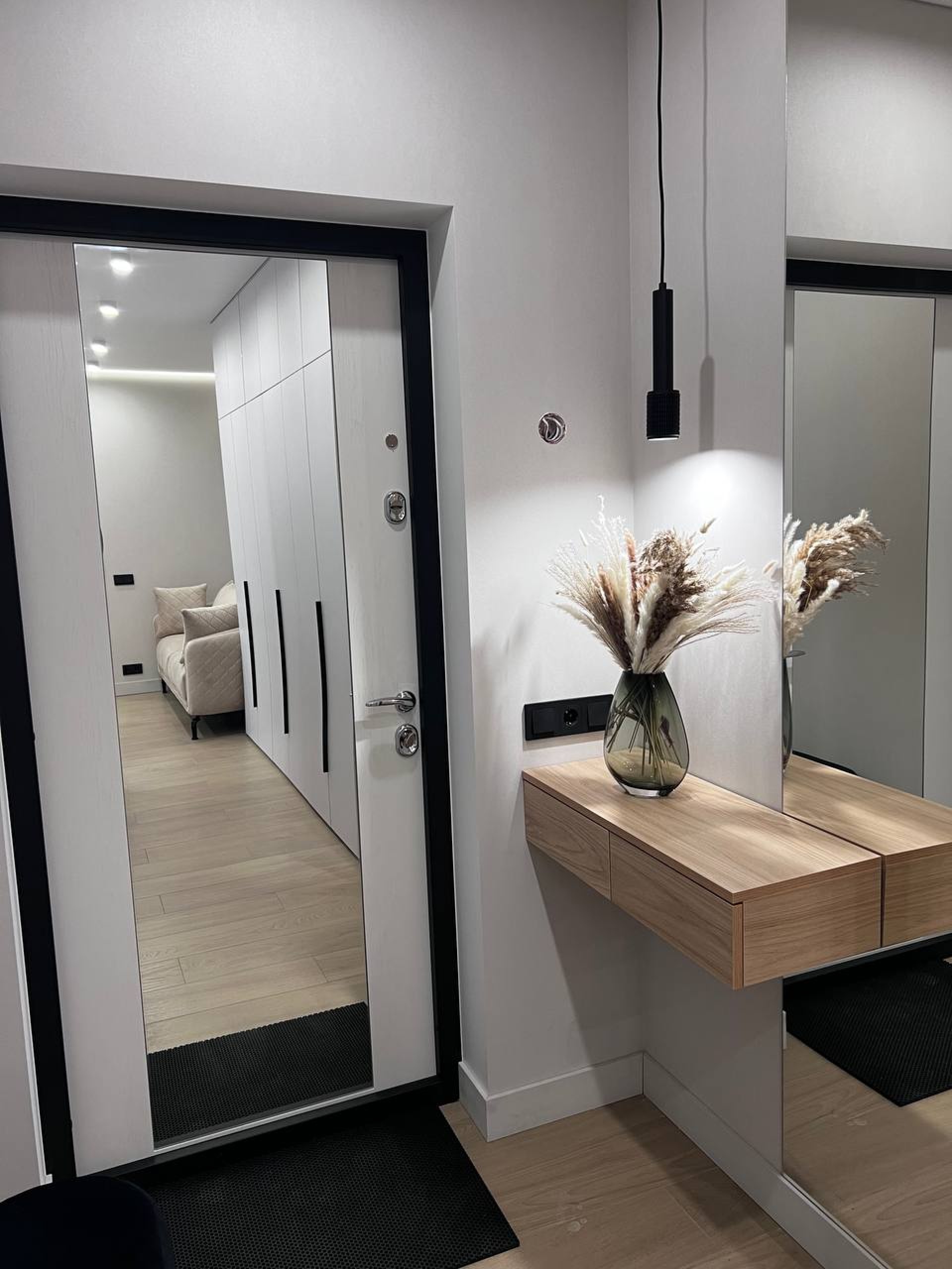 Студия, Игоря Лученка ул. 26