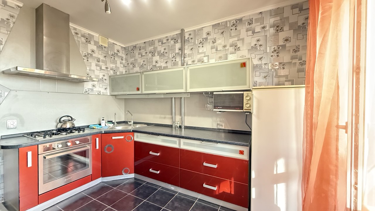 2-комнатная квартира, Воинов Интернационалистов ул. 18/2