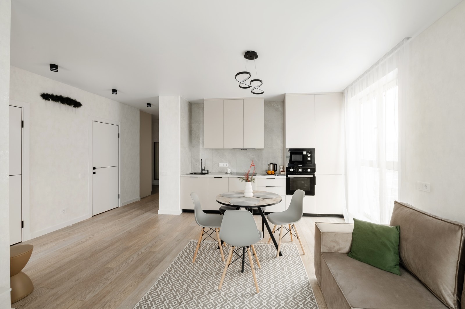 3-комнатная квартира, Игоря Лученка ул. 27