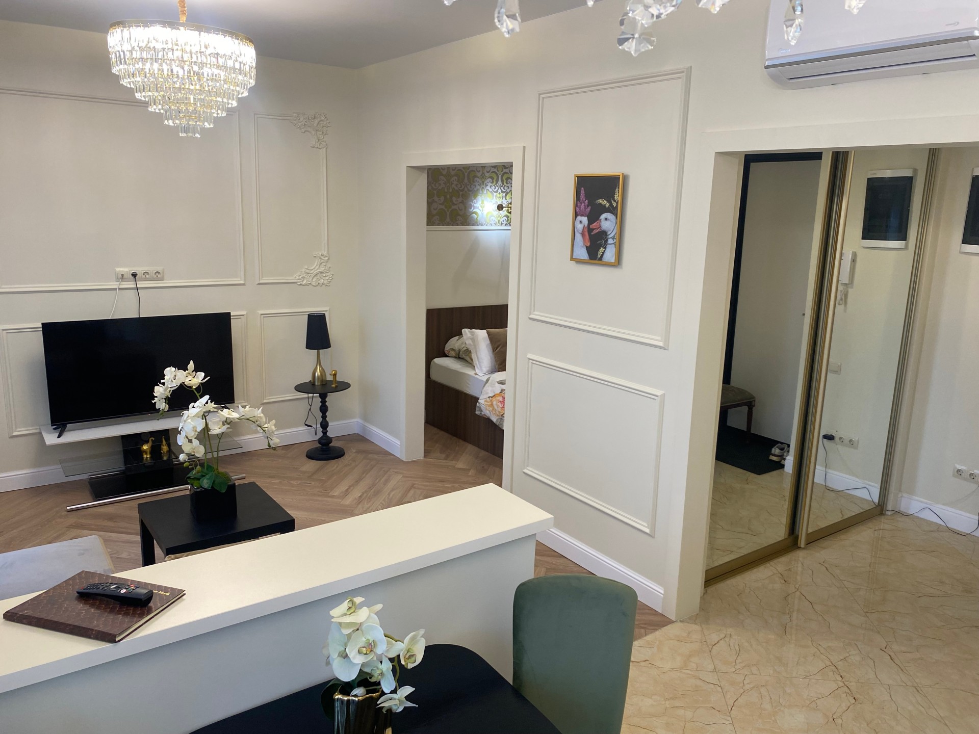 Студия, Независимости пр-т 48