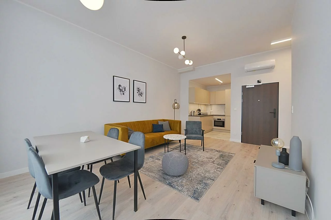 1-комнатная квартира, Мстиславца Петра ул. 2