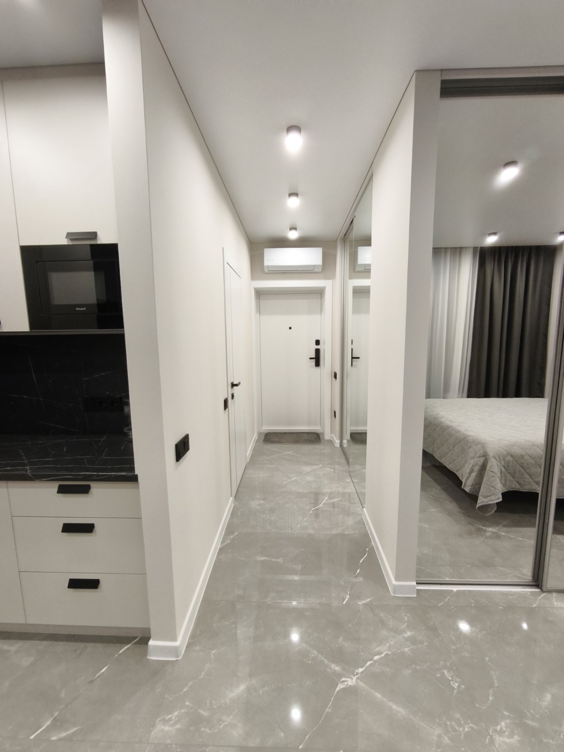 Студия, Жореса Алфёрова ул. З