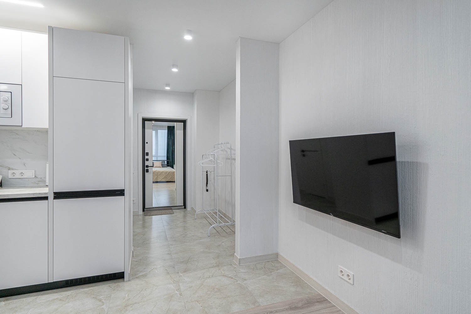 Студия, Савицкого ул. 37