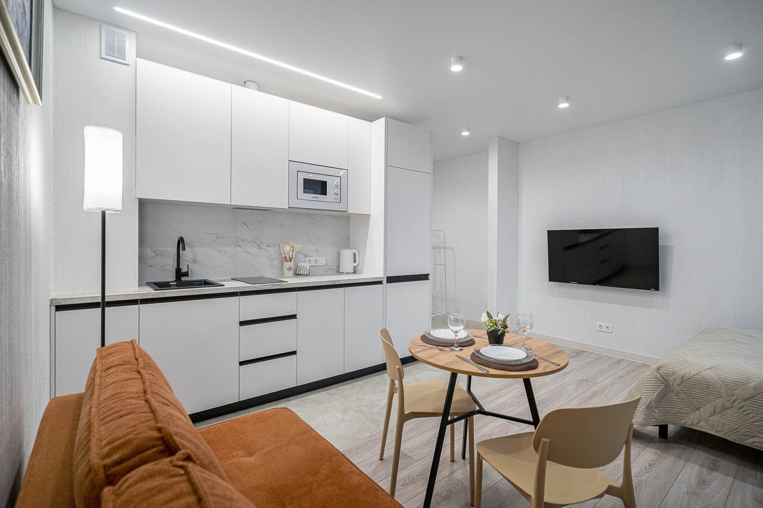 Студия, Савицкого ул. 37