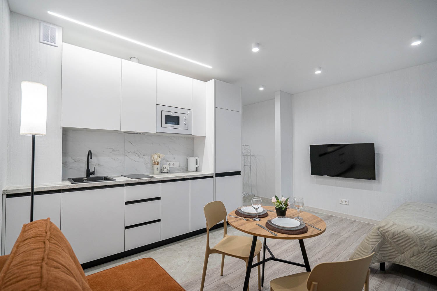 Студия, Савицкого ул. 37