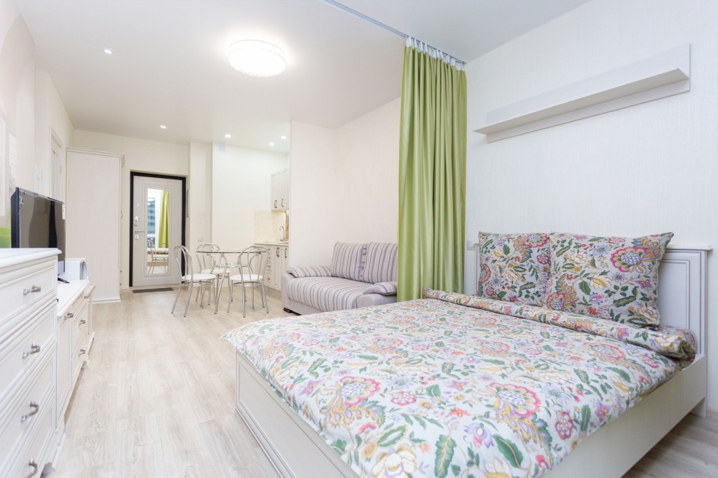 Студия, Братская ул. 6