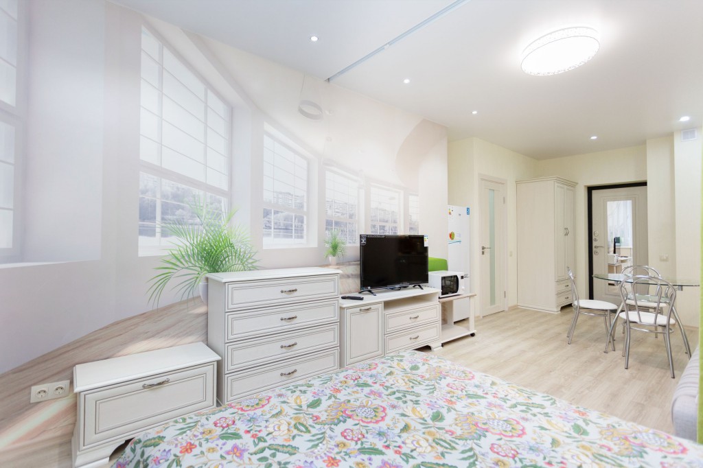 Студия, Братская ул. 6