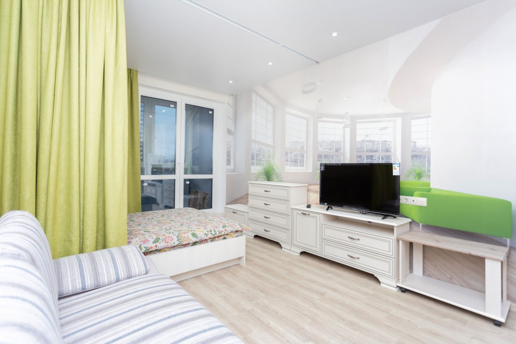 Студия, Братская ул. 6