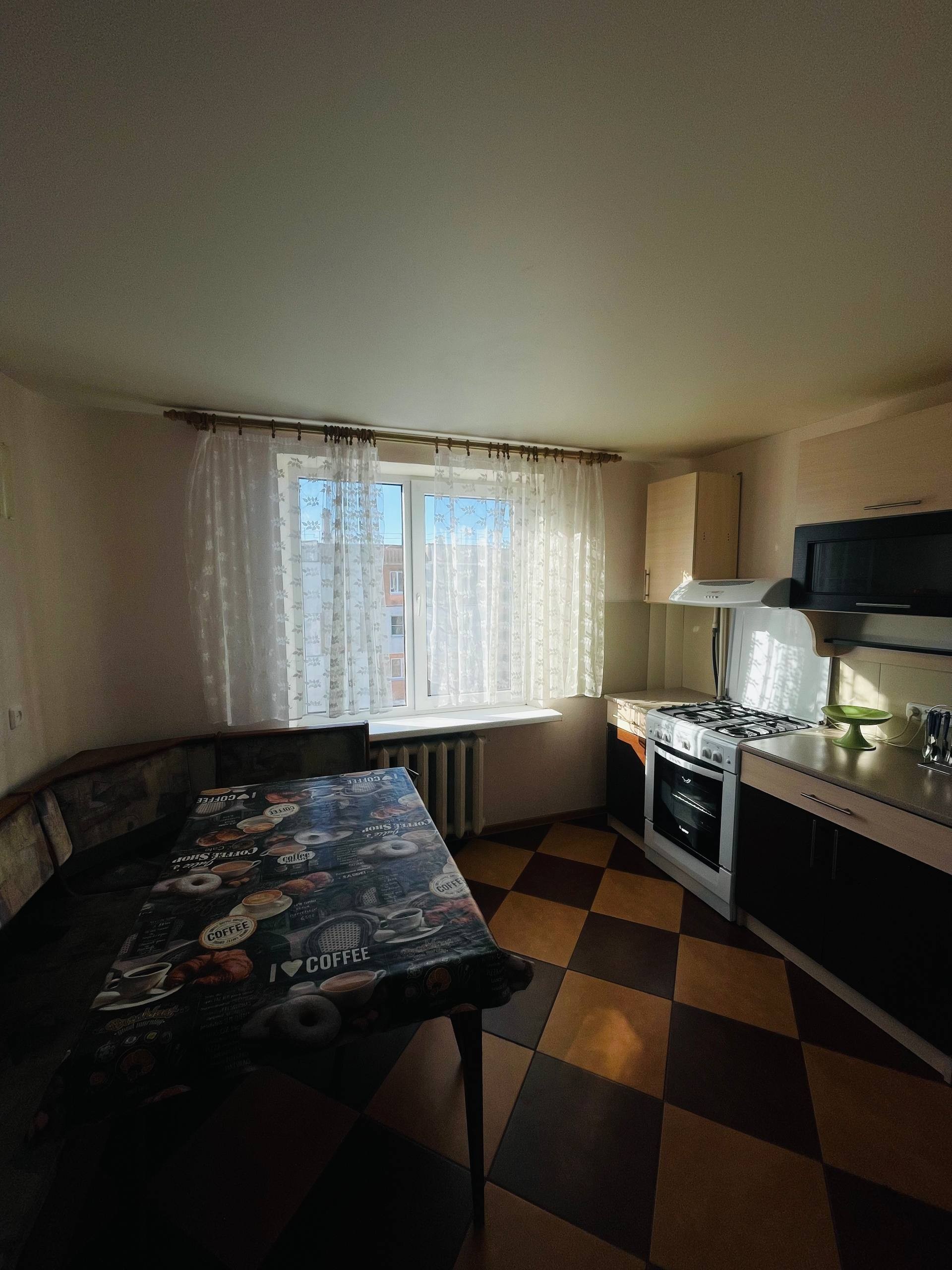 2-комнатная квартира, Строителей пр-т 10